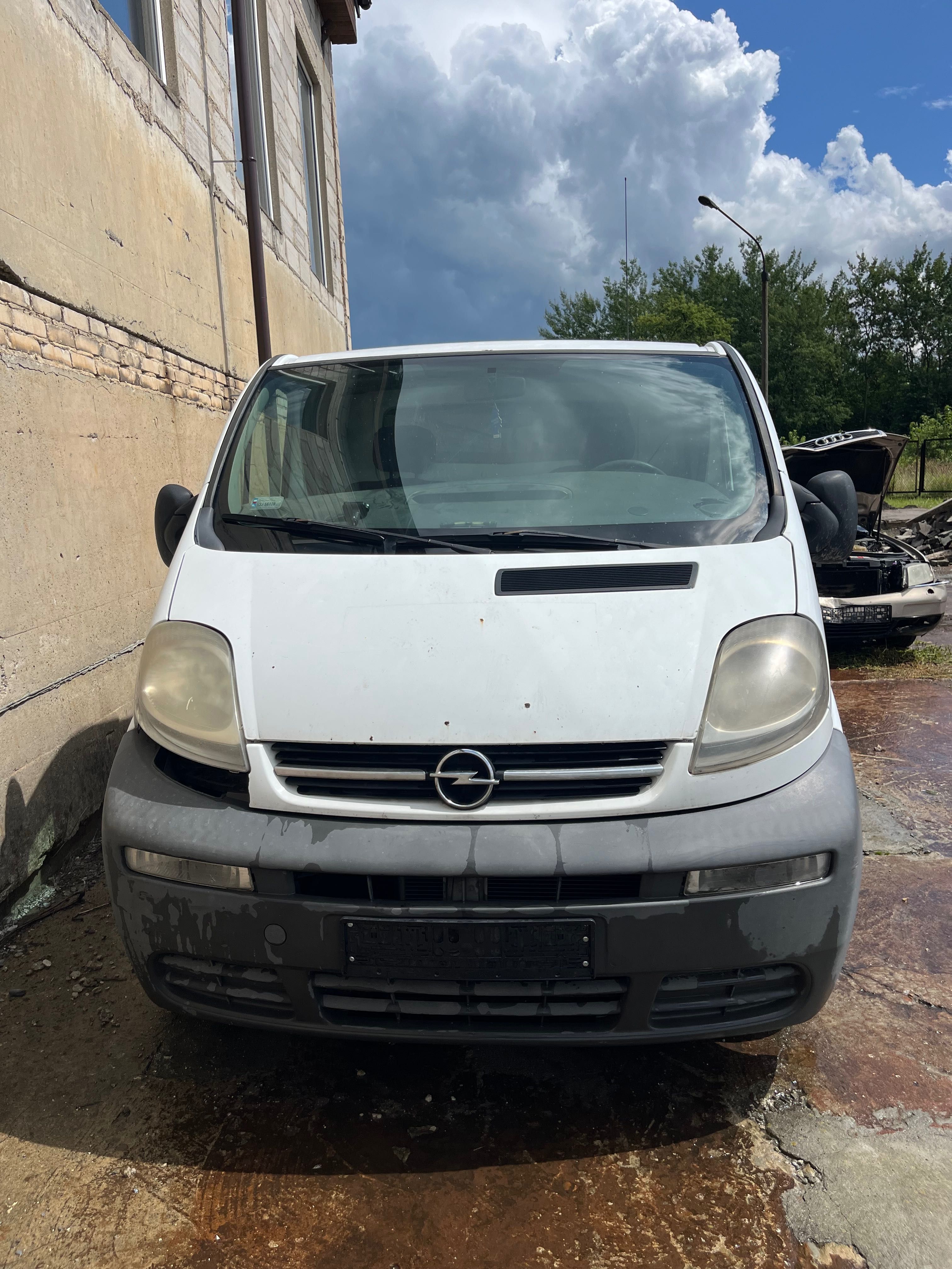Opel Vivaro I 1.9 DTI na części karoseria silnik lampy zderzak