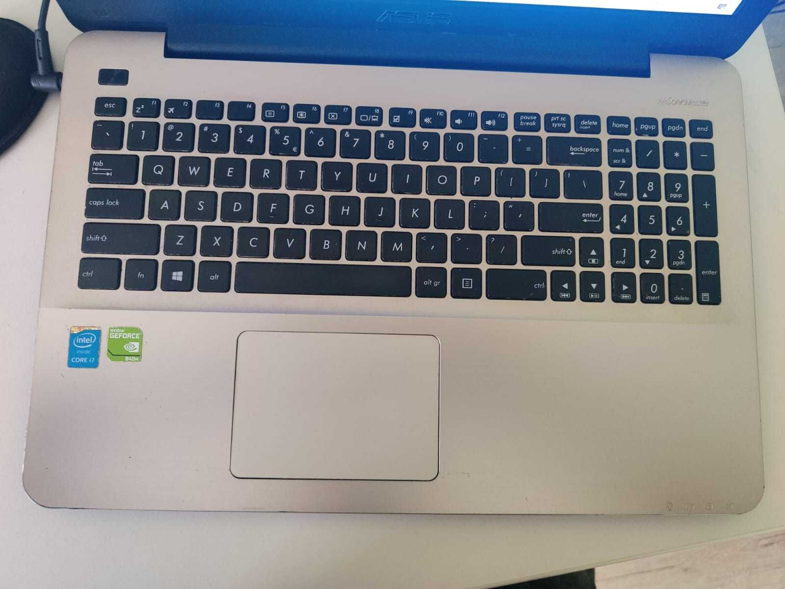 Laptop ASUS A555L