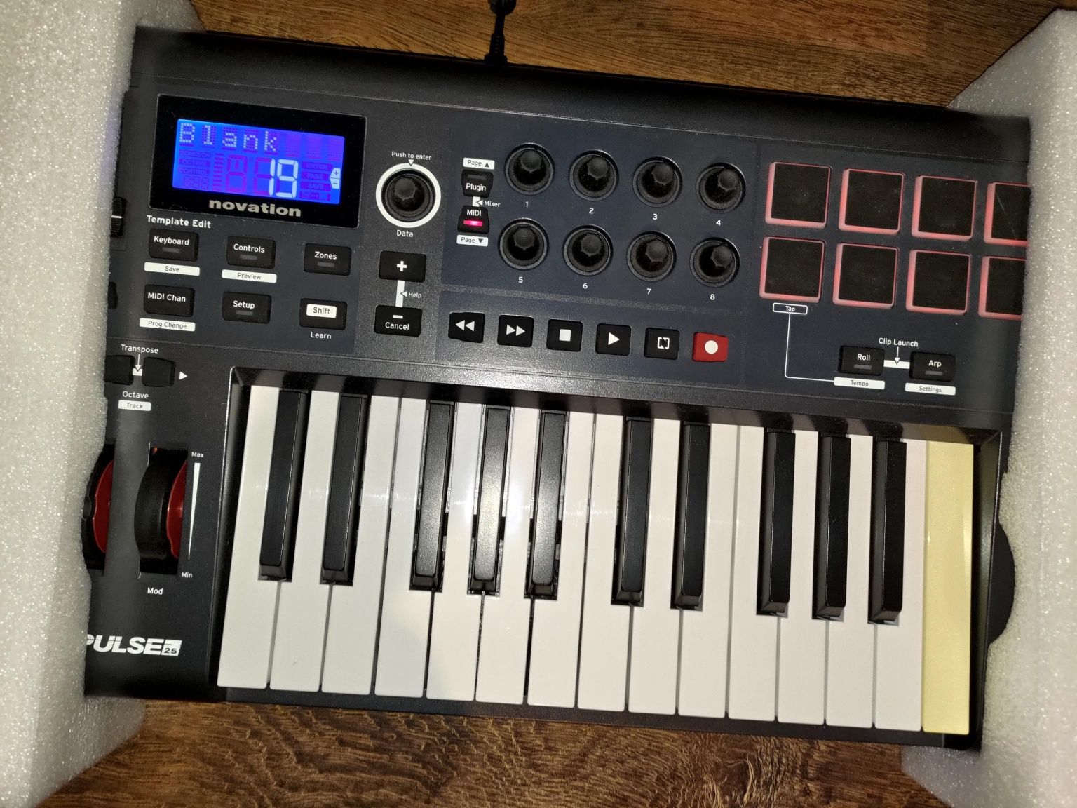 Novation Impulse 25 klawiatura MIDI kontroller