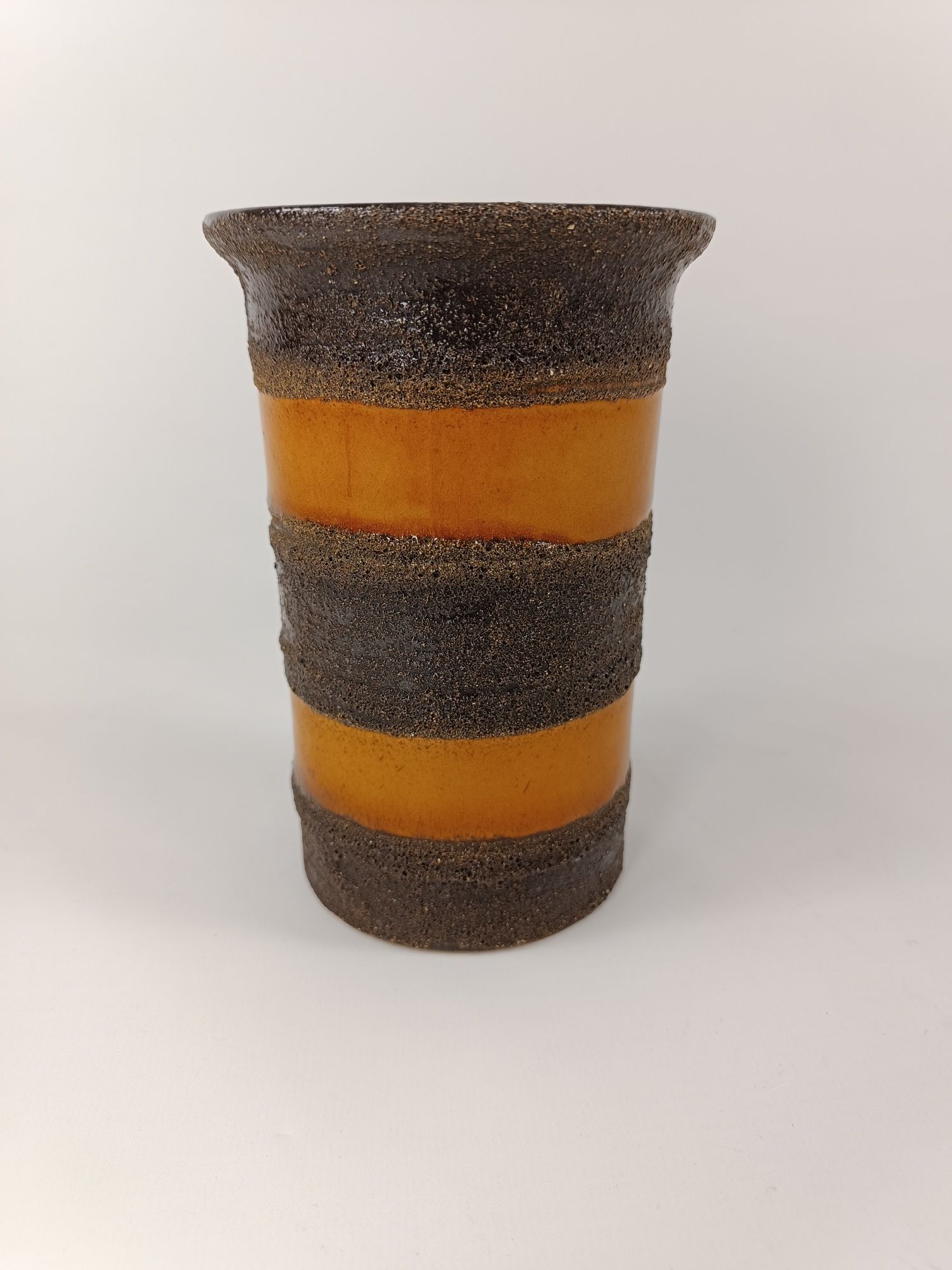 Ceramiczny wazon w paski Strehla