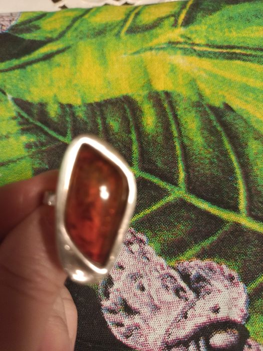 Warmet srebrny bursztynowy pierścionek