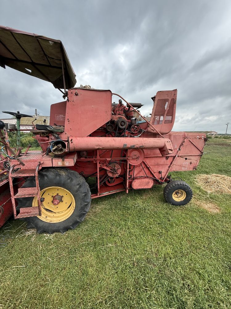 Комбаїн MASSEY ferguson