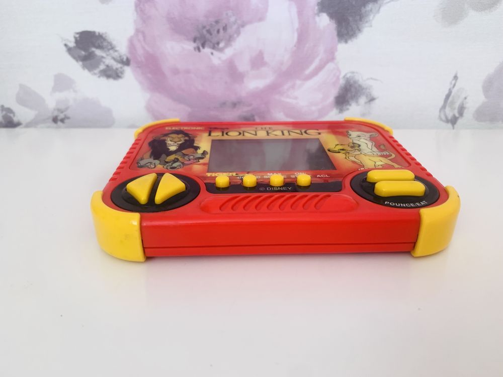 Gra elektroniczna Tiger Electronics Król Lew vintage