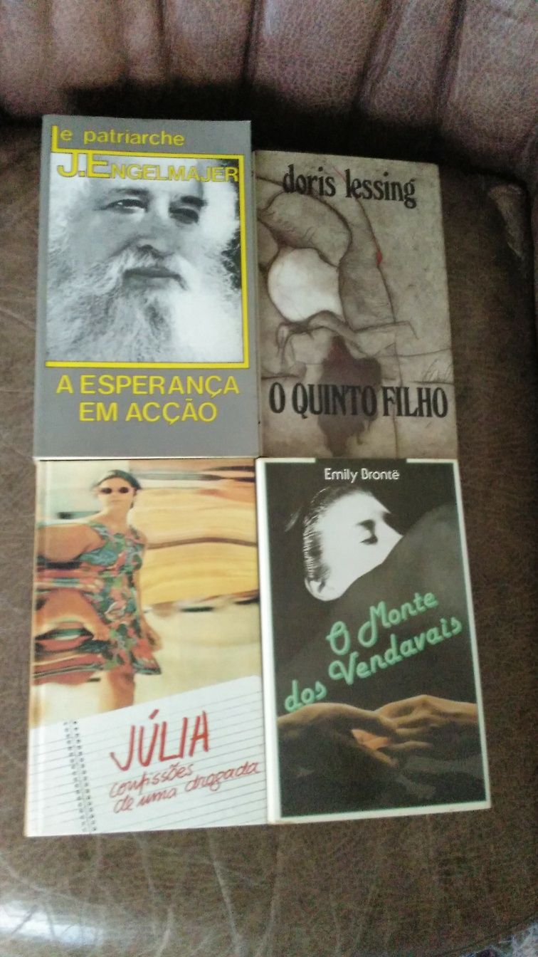 5 Livros novos 8 euros cada das seleções