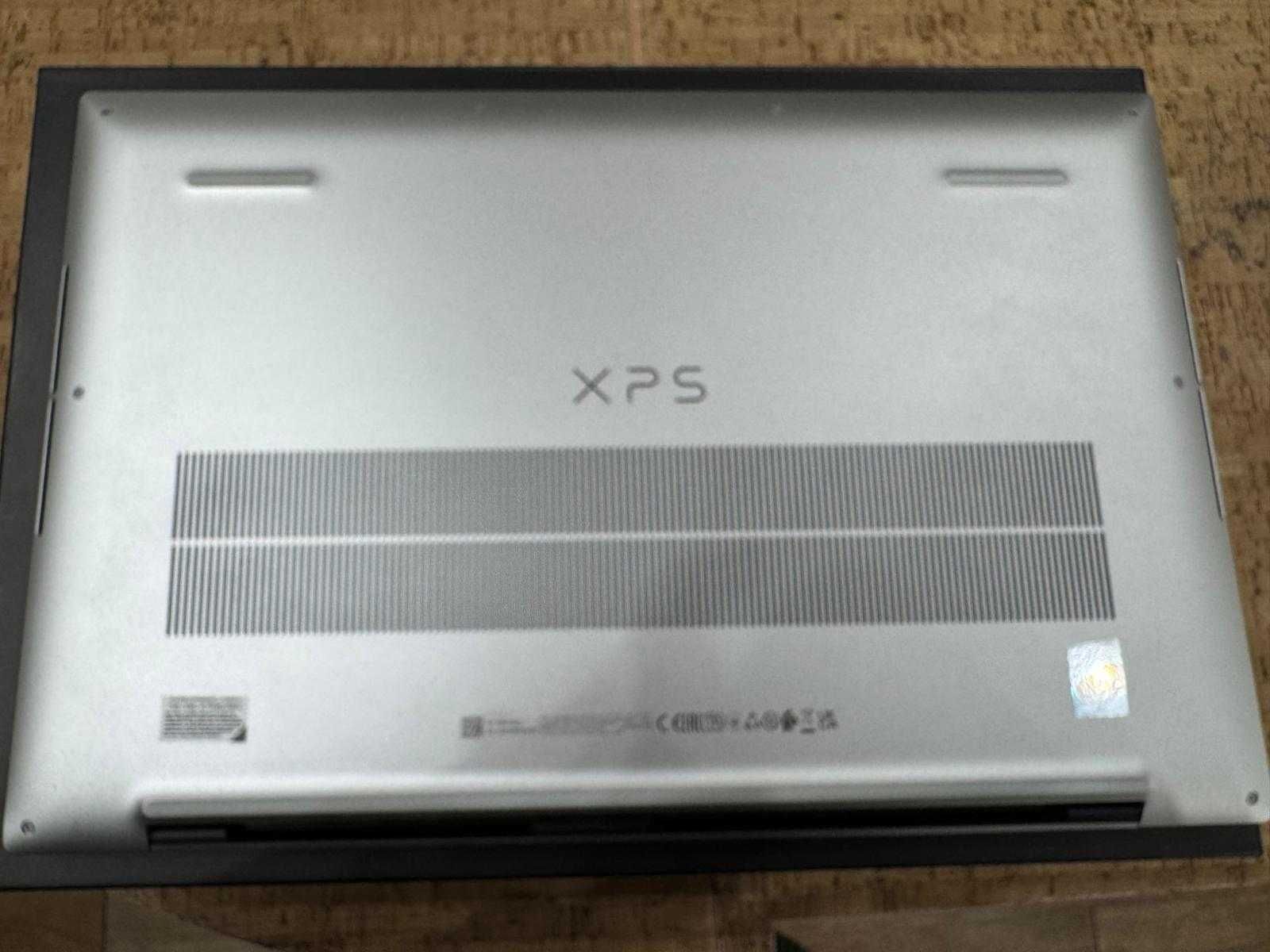Dell XPS 17  9720 como novo em caixa.