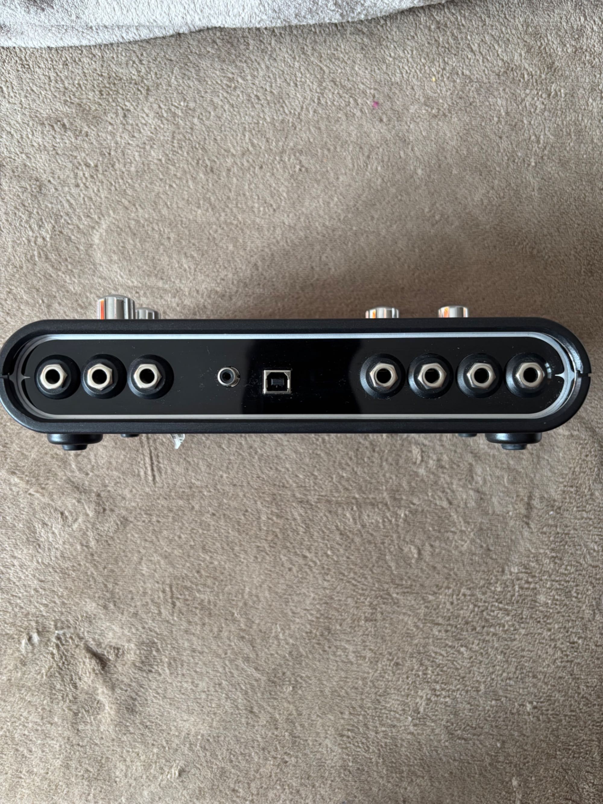 Line 6 Pod Studio UX2