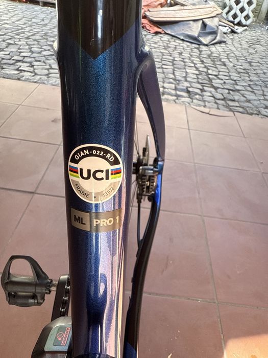 Rower szosowy kolarzówka Giant Defy Advanced Pro 1 Di2 M/L