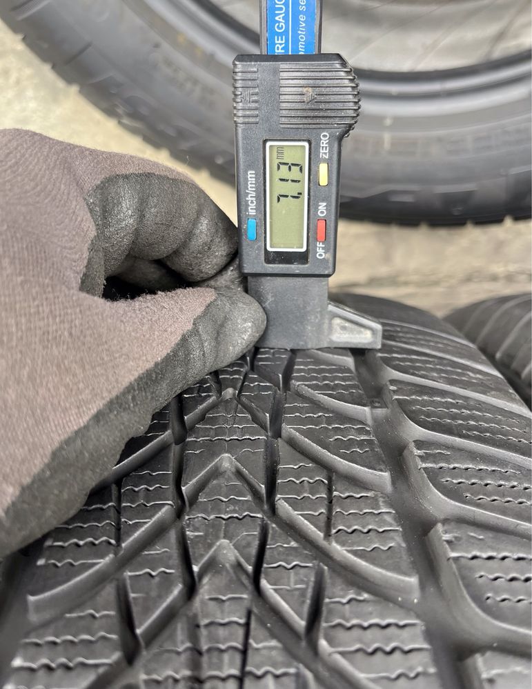 Шини Dunlop Winter Sport 4d R 16 205 60