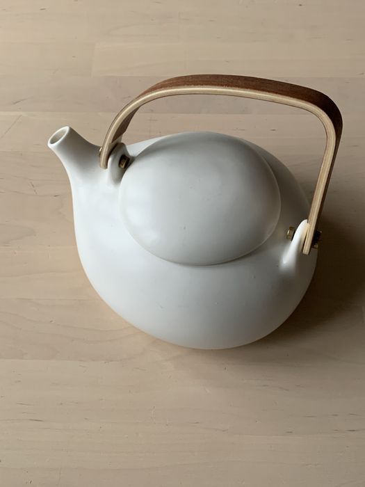 Japoński czajnik ceramiczny biały marki ZENZ