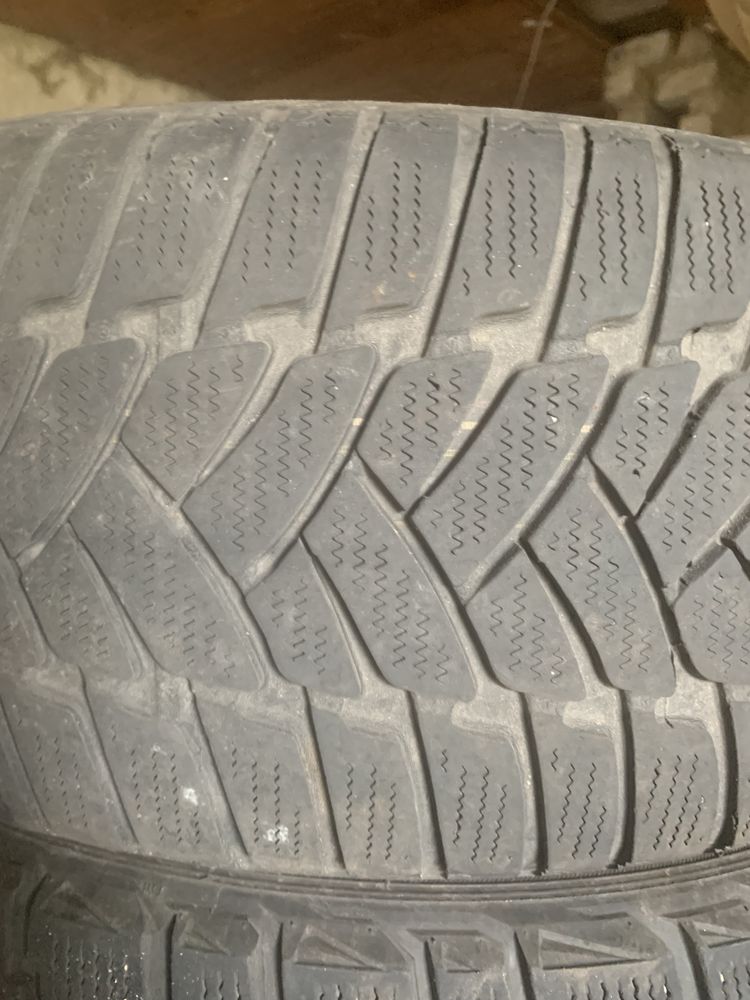 Продам резину 225/50/17