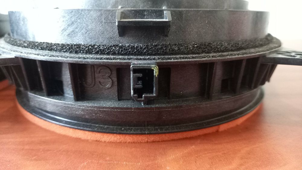 Динамик JBL 8616033A10 8616006850 Toyota Camry XV70