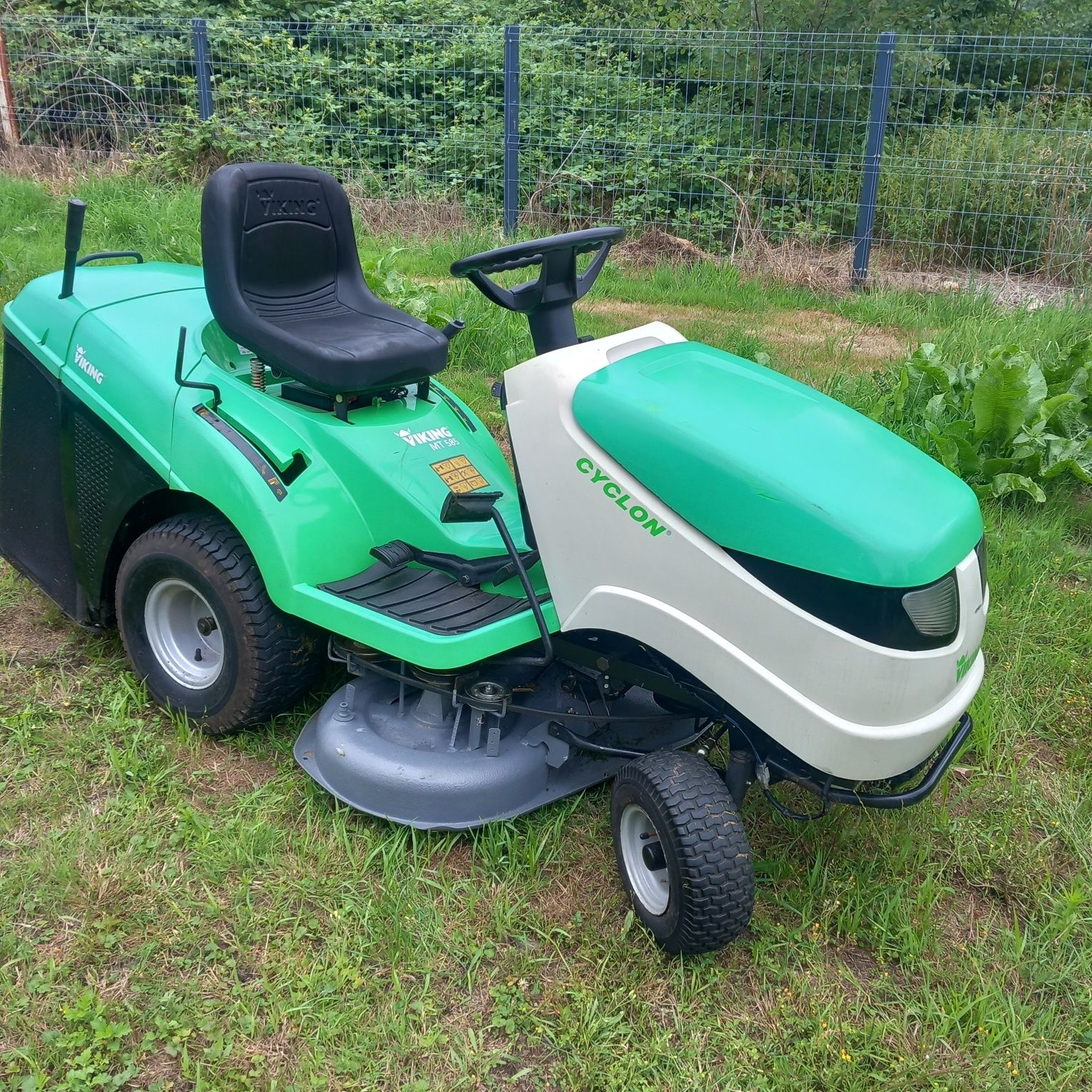Traktorek  kosiarka VIKING MT585 13.5HP BRIGGS