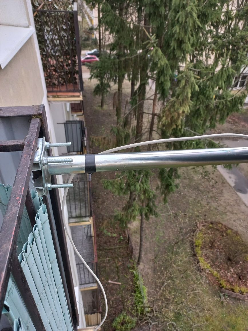 Antena satelitarna 80×90 uchwyt i konwerter, kabel