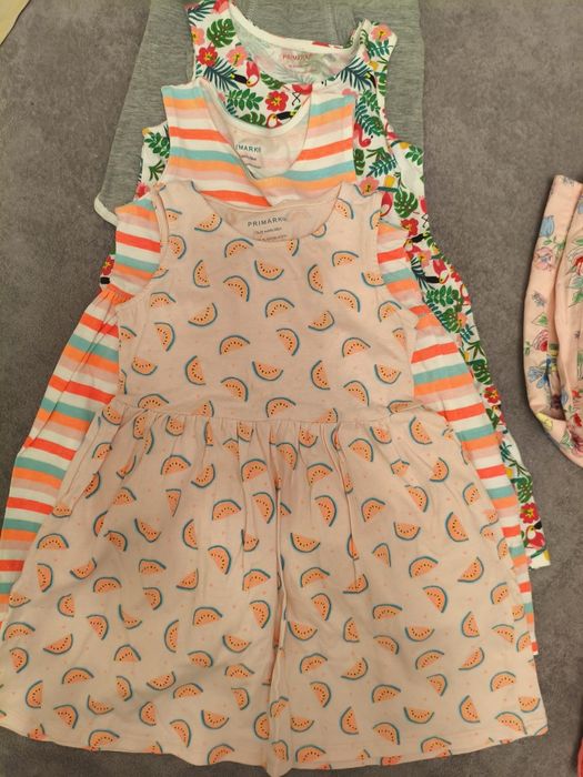 Ubranka dziecięce na dziewczynkę