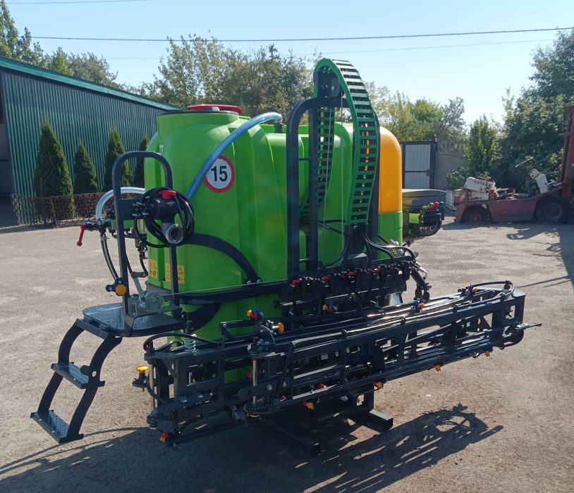 Обприскувач навісний 1000л/16м Tolmet