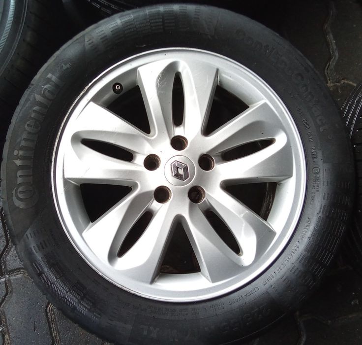 JANTES RENAULT R17 COM PNEUS 225/55 FURAÇÃO 5X108