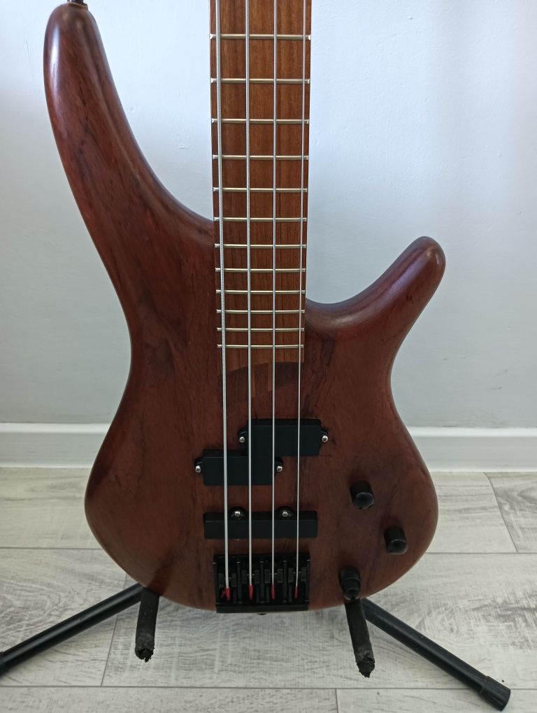 Gitara basowa Langowski