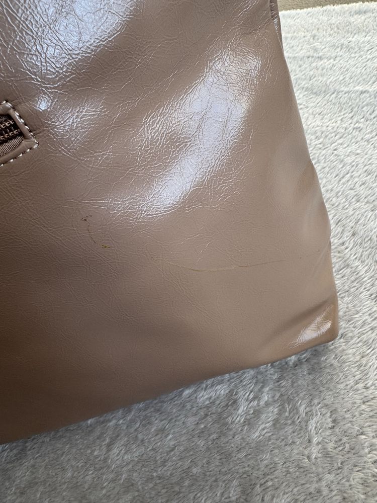 Reserved torebka shopper lakierowana kółko do ręki pasek na ramię