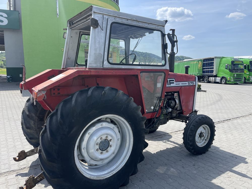 Ciągnik rolniczy Massey Ferguson 575