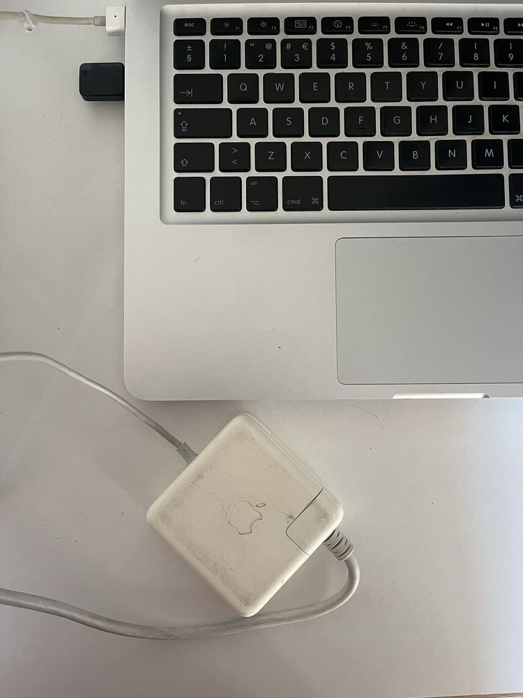 MacBook 13 inch, late 2008 - a funcionar