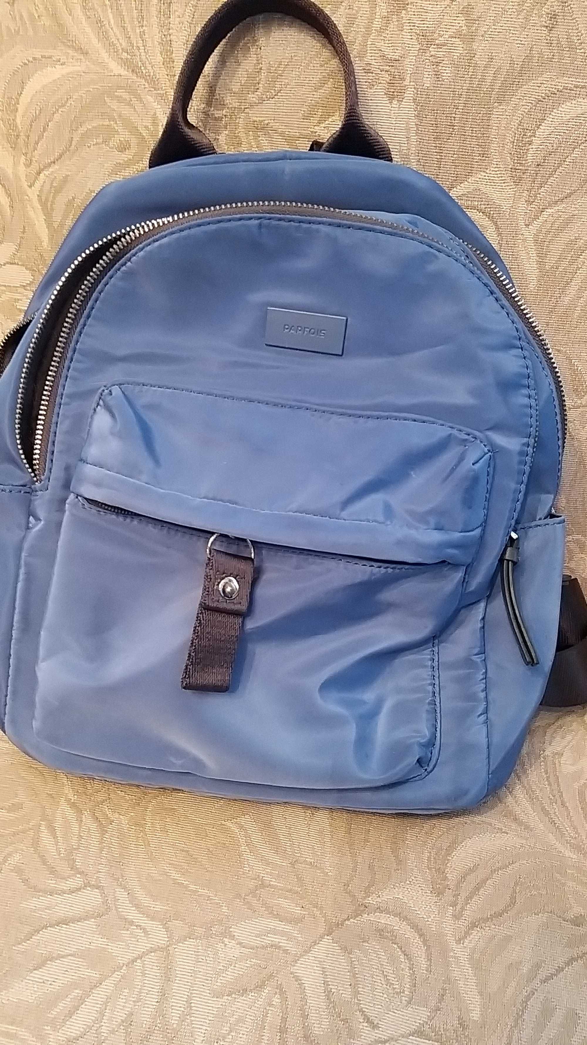 mochila azul parfois