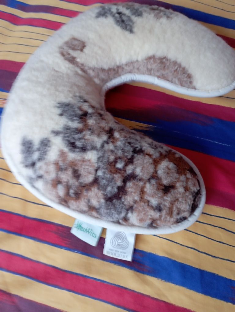 Rogal , zagłówek z owczej wełny