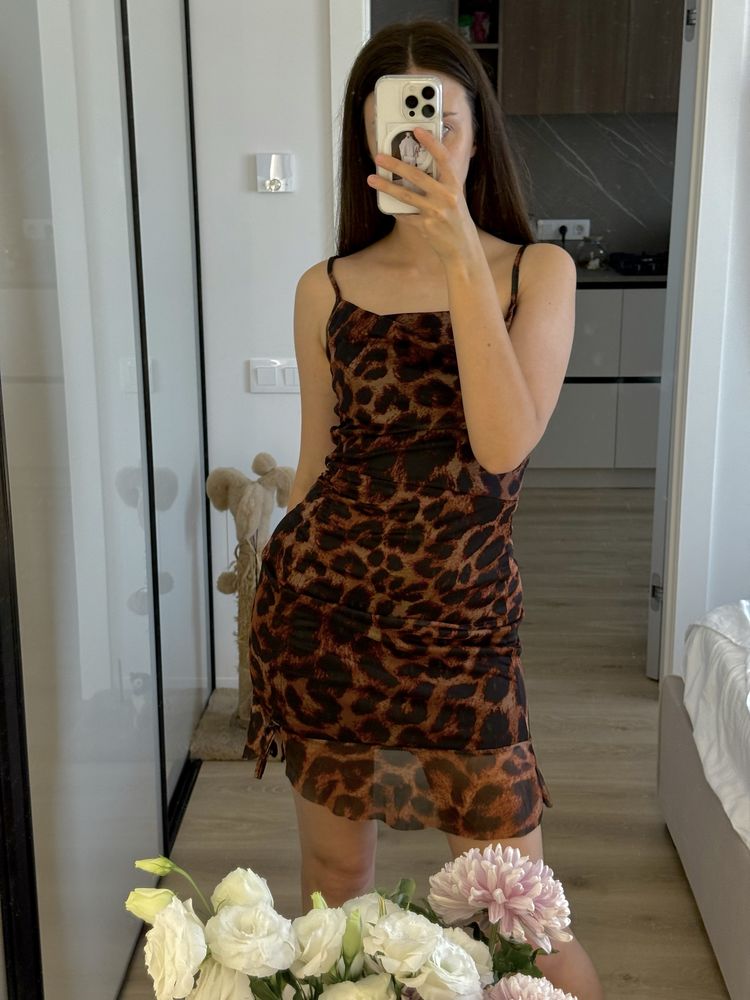 Леопардова сукня в сіточку від prettylittlething