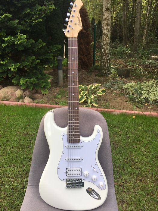 ARIA Pro II STG-004 HSS - gitara elektryczna typu Fender stratocaster