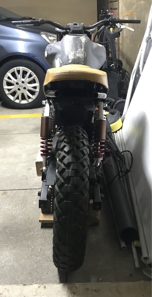 mota transformada  - Keeway RKV - Scrambler