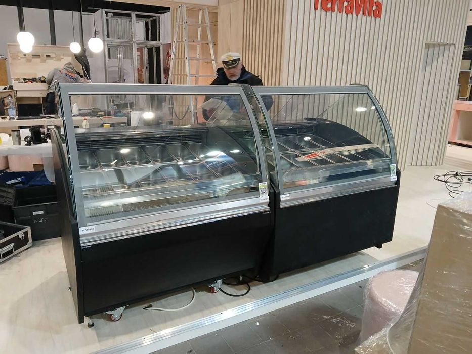 Włoski konserwator na lody IFI