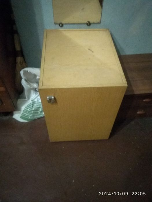 Тумбочка отдам в дар самовывоз