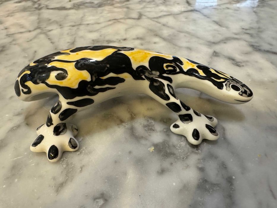 Figurka ceramiczna salamandry – Wałbrzych, ręcznie malowana