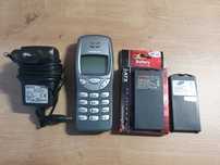 Nokia 3210 z ladowarka i nowa bateria
