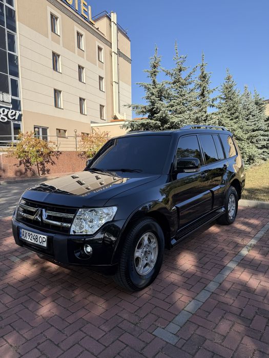 Mitsubishi Pajero Wagon 4. 3.0 г/б