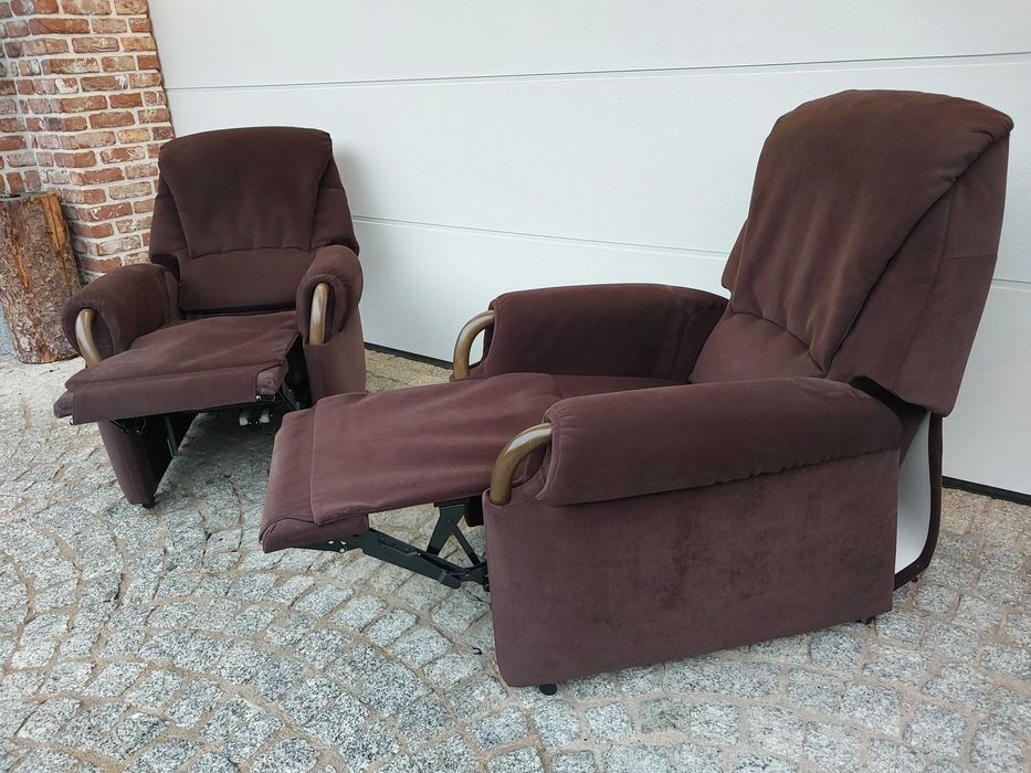 fotel rozkładany elektrycznie  "Hukla" z funkcją relax  brązowy pilot