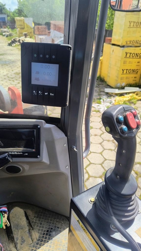 Evern ER28 z wagą + widły