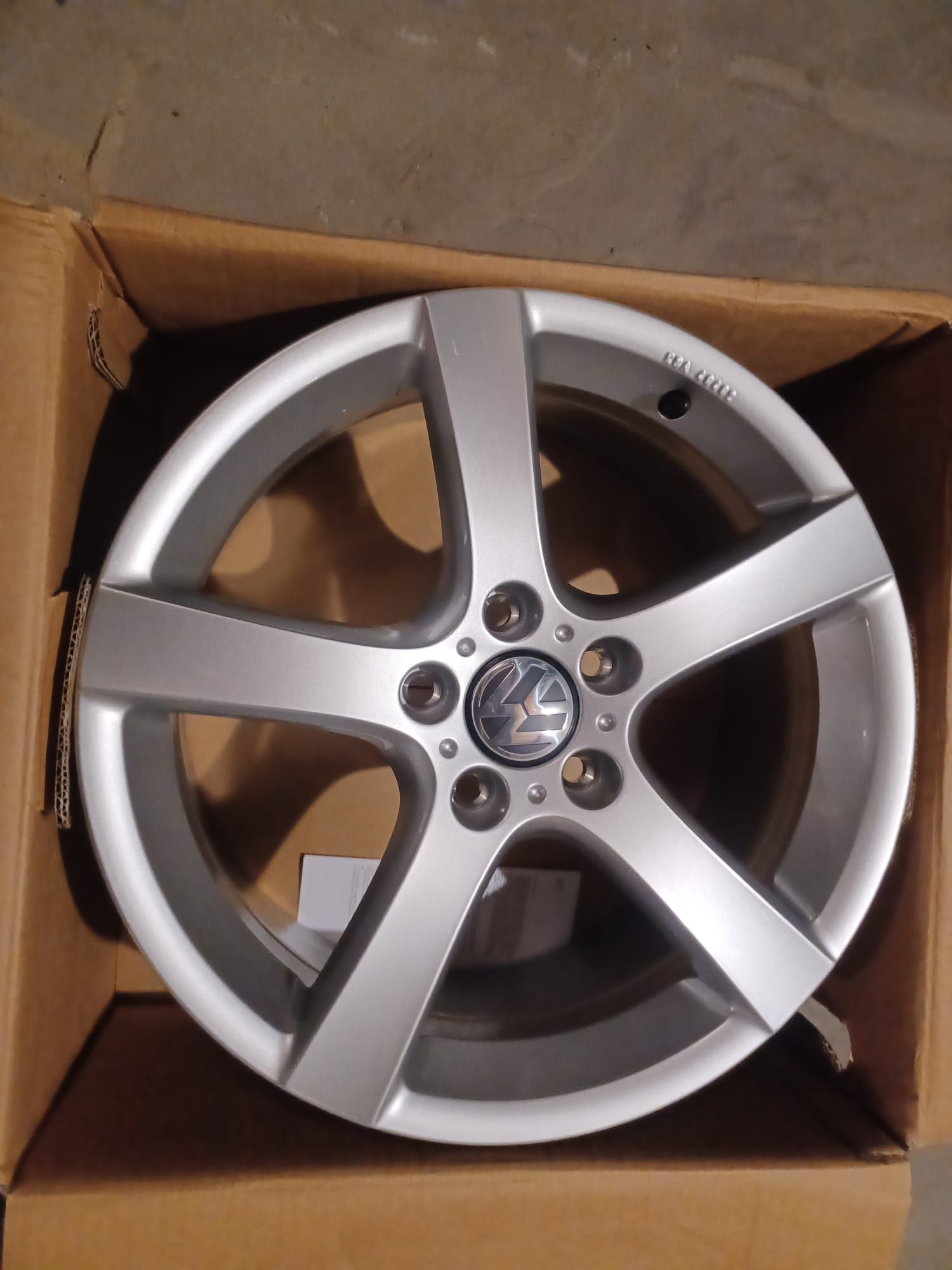 Felgi aluminiowe 17" NOWE  5x112 VW Golf Touran 4szt.