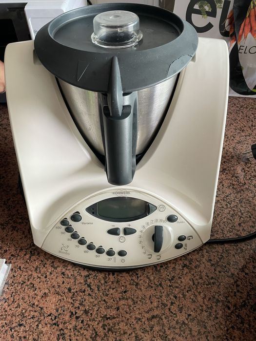 Vendo bimby com livro de receitas