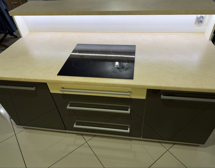 Meble kuchenne z wyposażeniem