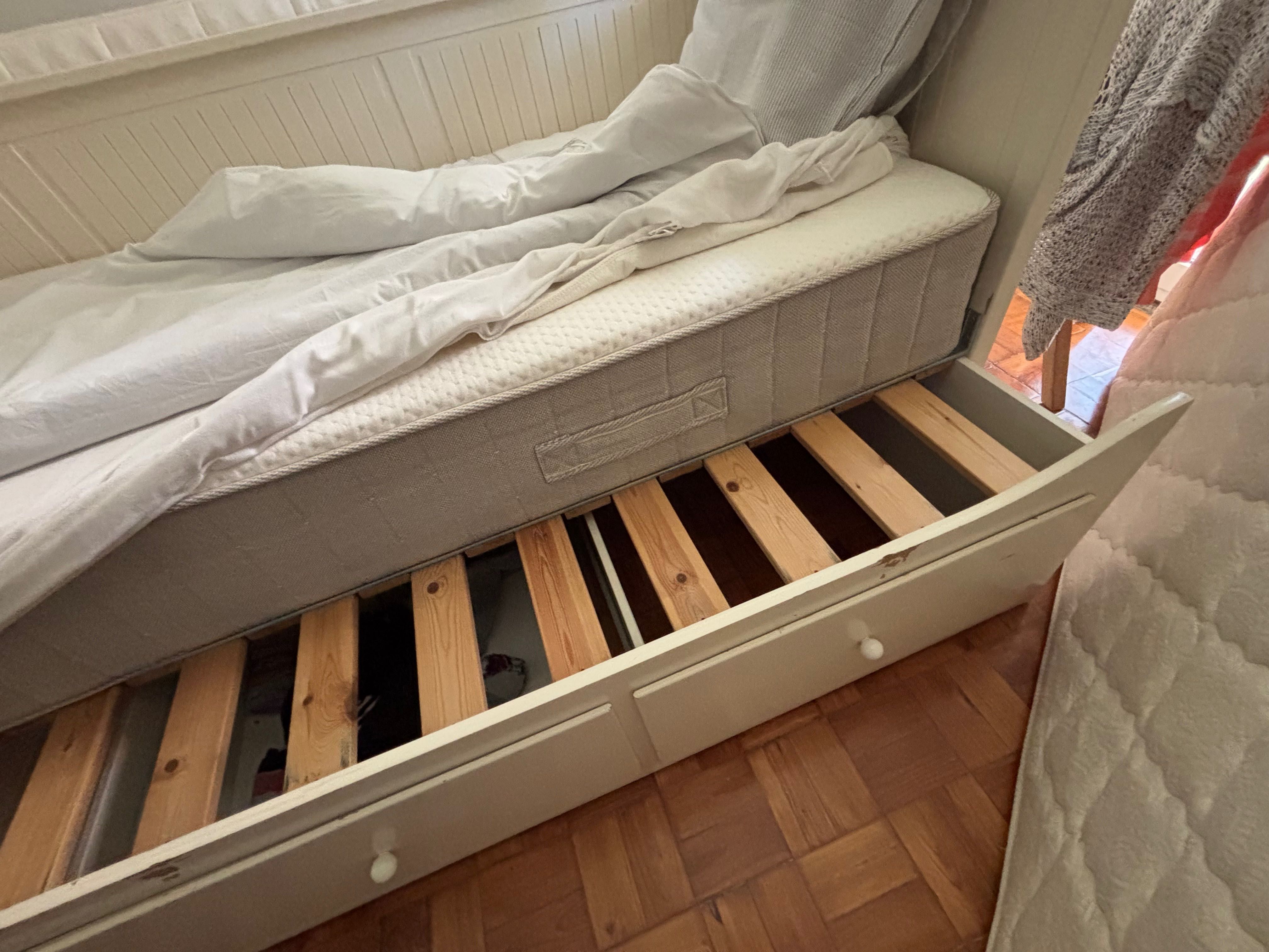 Cama Indv/ dupla com 3 gavetas tipo Hemnes ou Brimnes