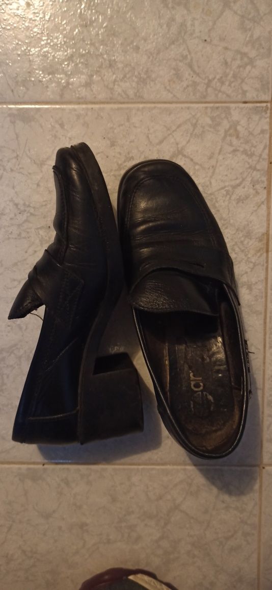 Sapatos pretos traje feminino usados