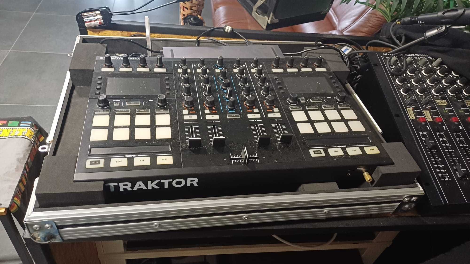 TRAKTOR DJ kontrol S5