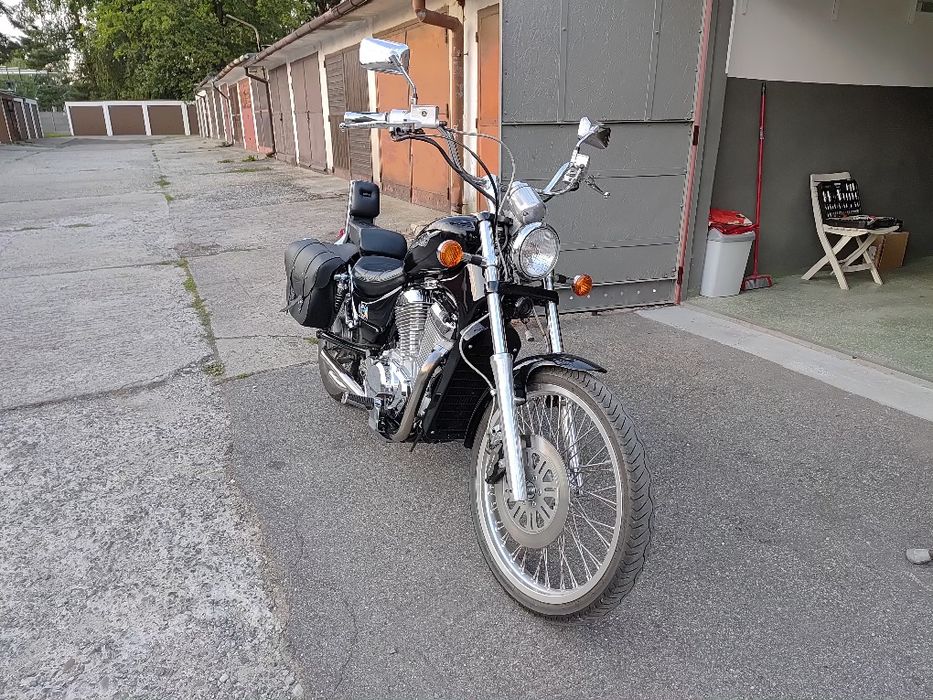 INTRUDER VS 800 96r. 30000km.