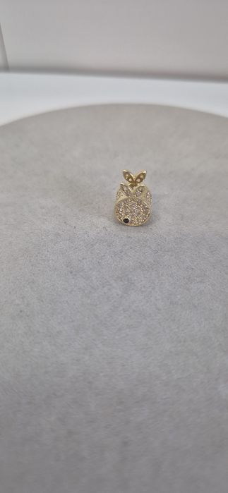 Złoty charms do bransoletki typu Pandora jabłuszko,białe cyrkonie