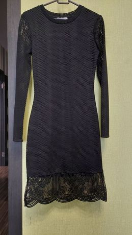 Платье Zara Зара с кружевом