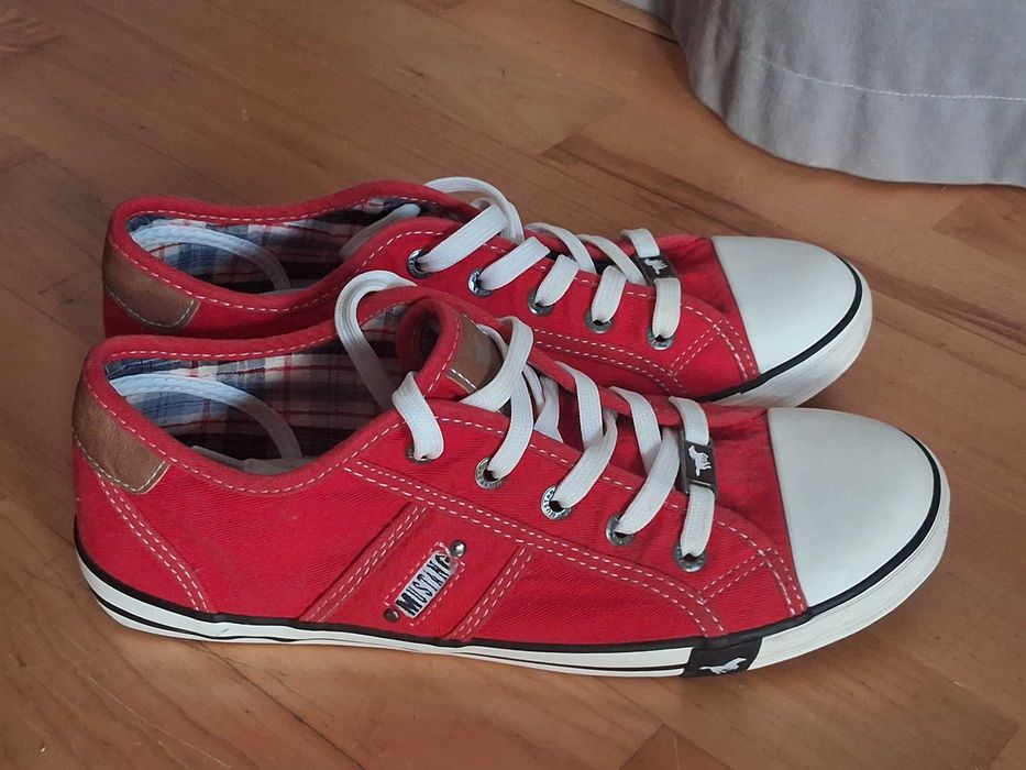 Trampki Mustang - nowe bez metki