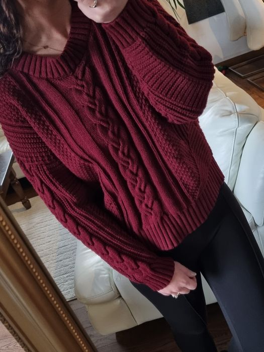 Bordowy sweterek na długi rękaw r. M.
Szerokość od pachy do pachy na p