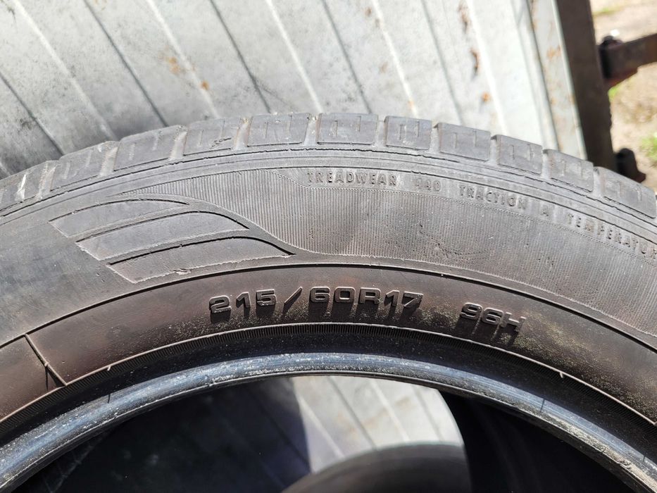 215/60/17 Goodyear Efficientgrip 4x4 SUV  5,5mm 2szt