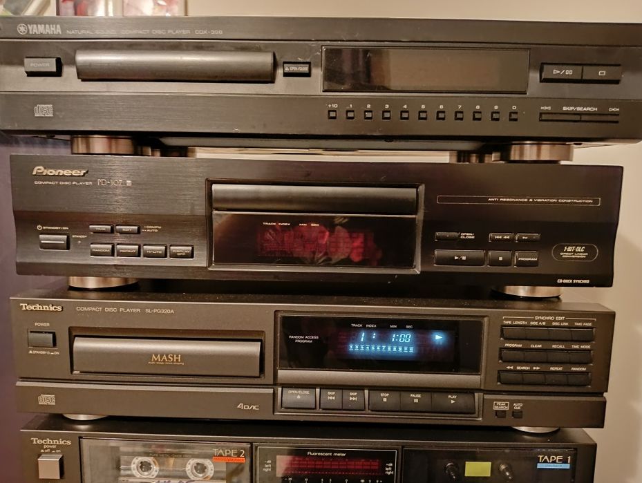 CD Yamaha cdx 396 do serwisowania  , świeci słabo czyta