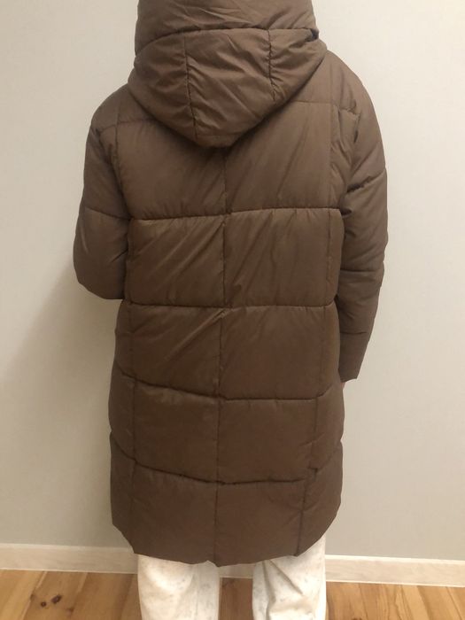 Зимова куртка коричневого кольору